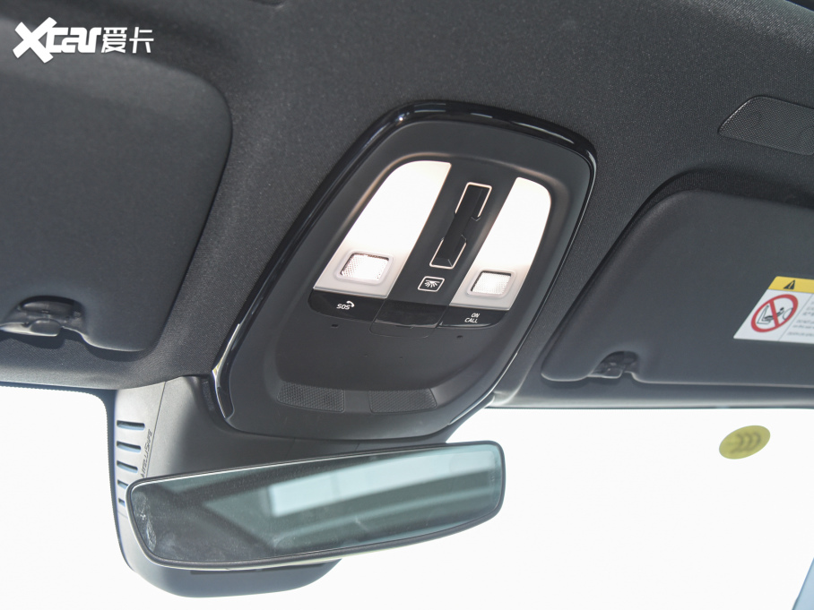 2022֠XC60 B5 (q)źA