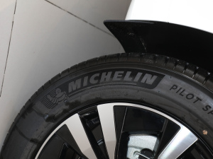 2022B5 (q)\Ӱ ݆̥Ʒ