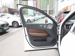 2022T8 늻 LmźA {λ܇T