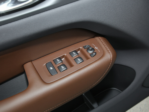 2022T8 늻 LmźA {܇ƅ^	