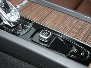 2022T8 늻 LmźA п؅^