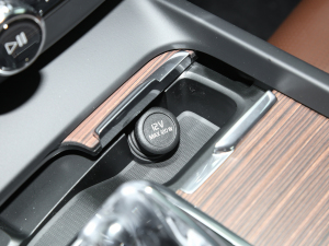 2022T8 늻 LmźA п؅^