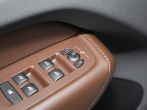 2022T8 늻 LmźA п؅^