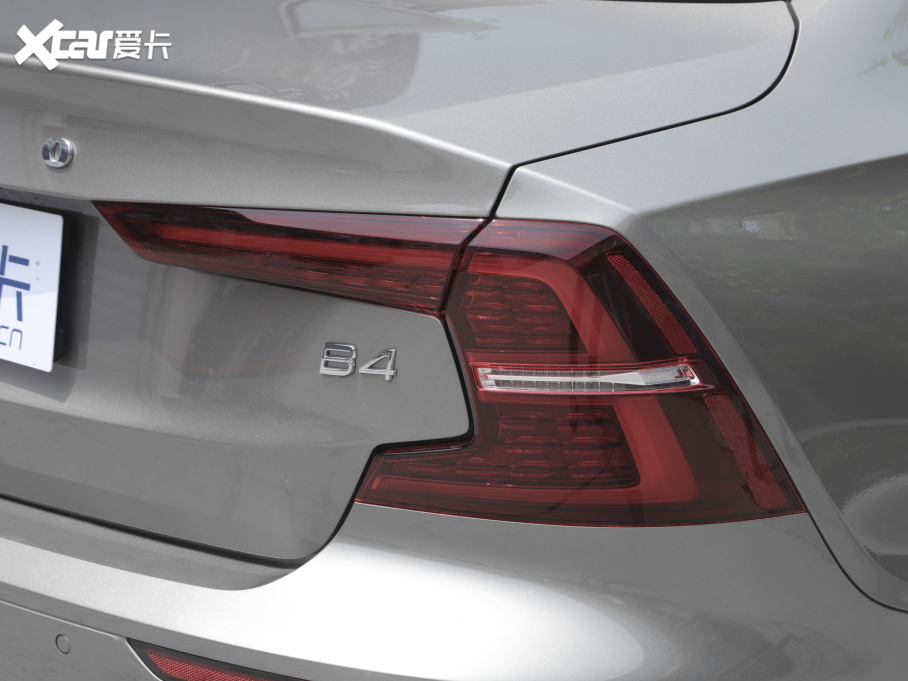 2022���֠���S60 B4 ���h���A��