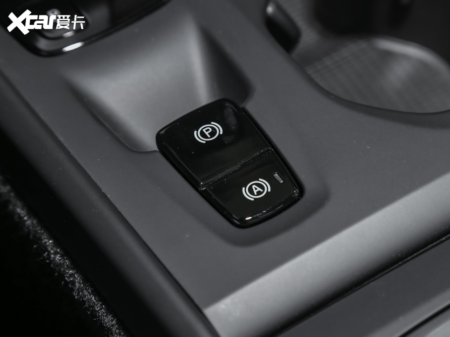 2022֠XC40 T4 (q)Еrа