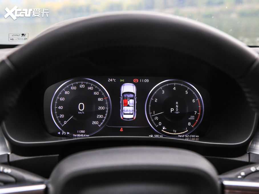 2022֠XC40 T4 (q)Еrа