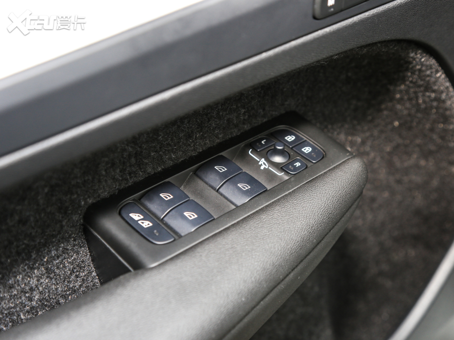 2022֠XC40 T4 (q)Еrа