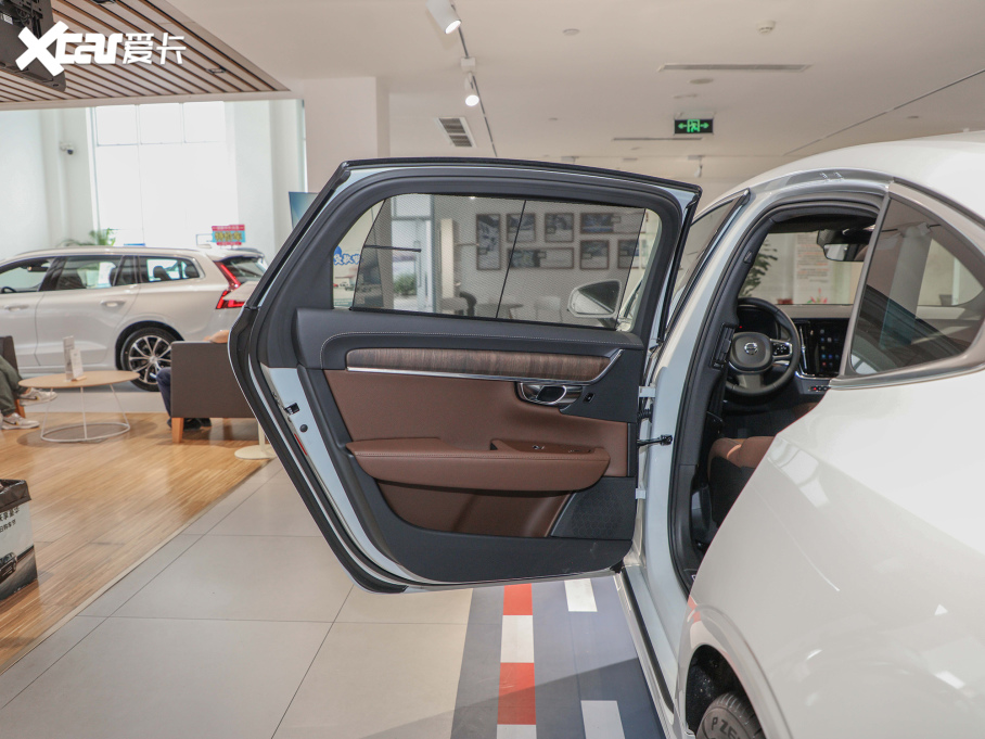 2022֠S90Դ T8 E ݺA