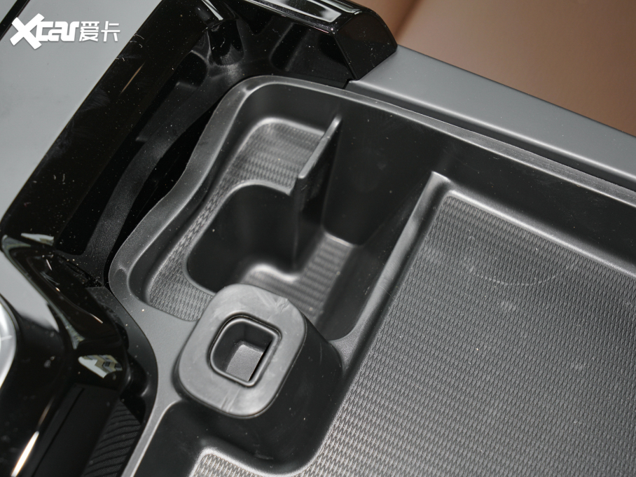 2022֠S90Դ T8 E ݺA