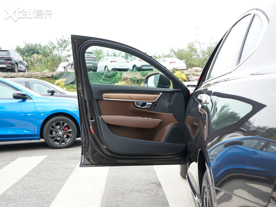 2022֠S90Դ T8 E ݺA