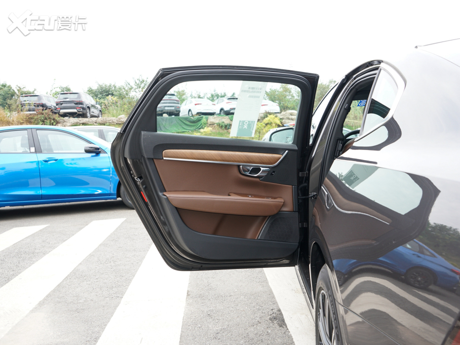 2022֠S90Դ T8 E ݺA