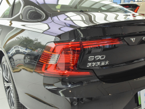 2022Ŀ T8 E(q) źA β