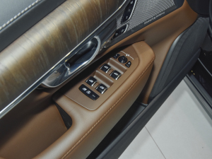 2022Ŀ T8 E źA {܇ƅ^	