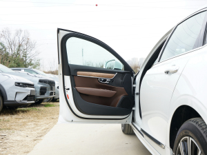 2022Ŀ T8 E ݺA {λ܇T