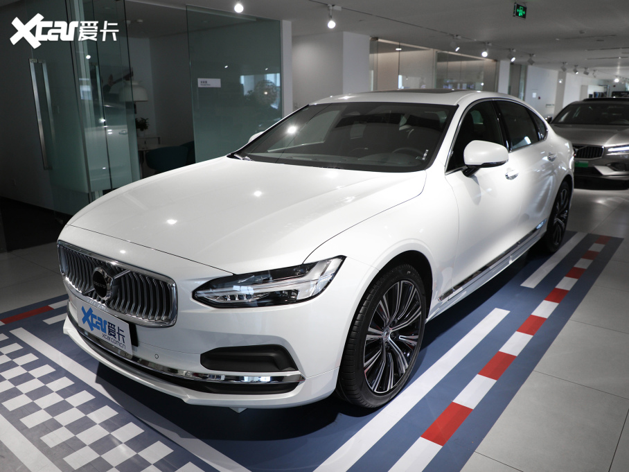 2022���֠���S90 B5 ���h���A��