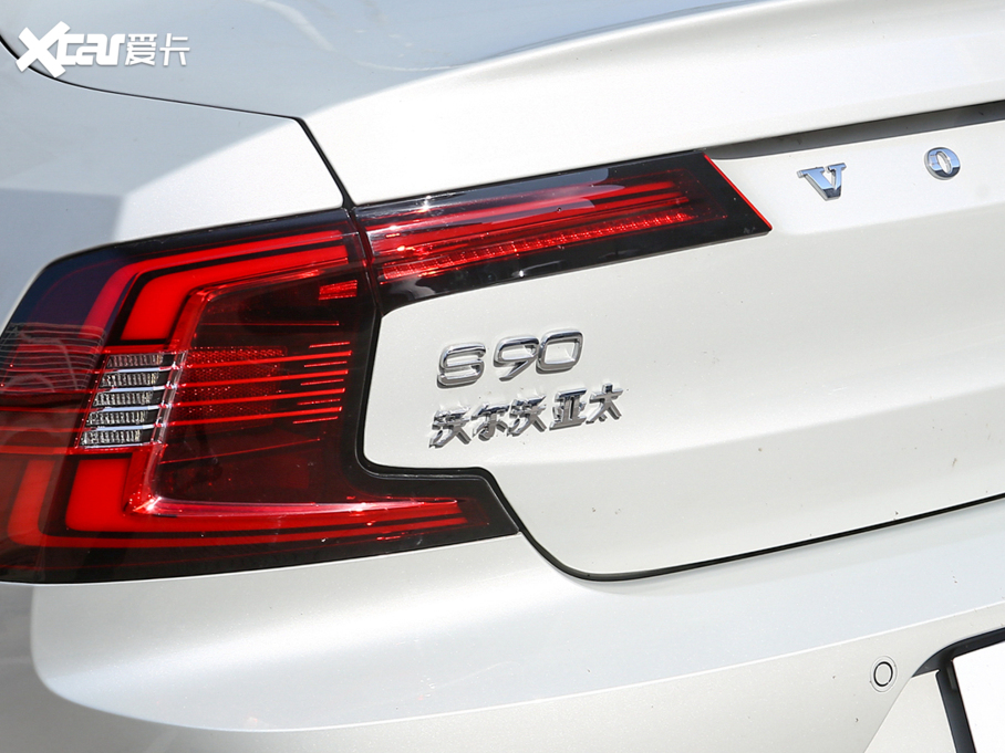 2022֠S90 B5 źA