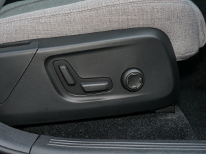 2023L(zhng)m(x) PRO g