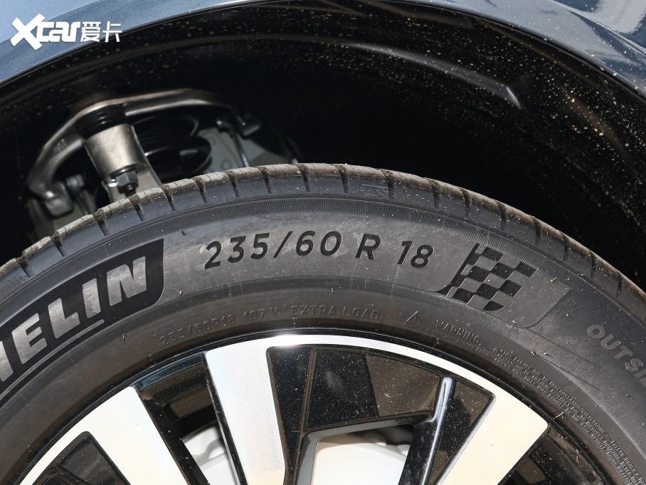 2023֠XC60 B5 (q)ݺA