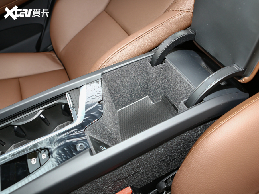 2023֠XC60 B5 (q)ݺA