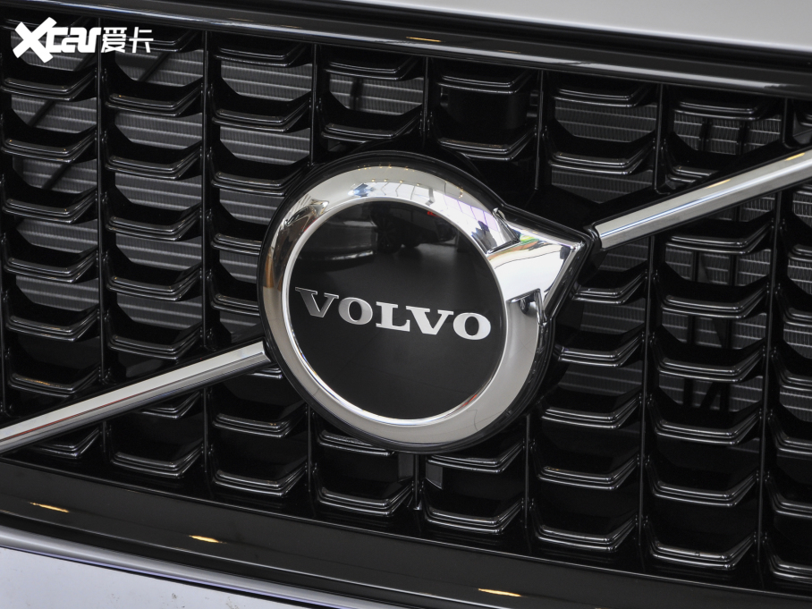 2023���֠���XC60 B5 ������h�\�Ӱ�