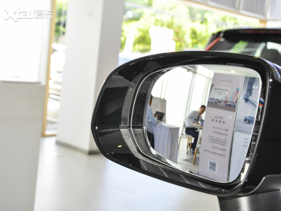 2023���֠���XC60 B5 ������h�\�Ӱ�