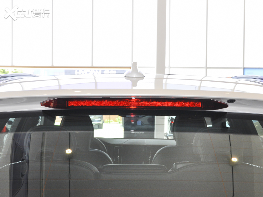 2023���֠���XC60 B5 ������h�\�Ӱ�