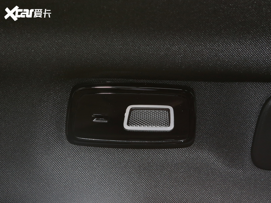 2023֠XC60 B5 (q)źA