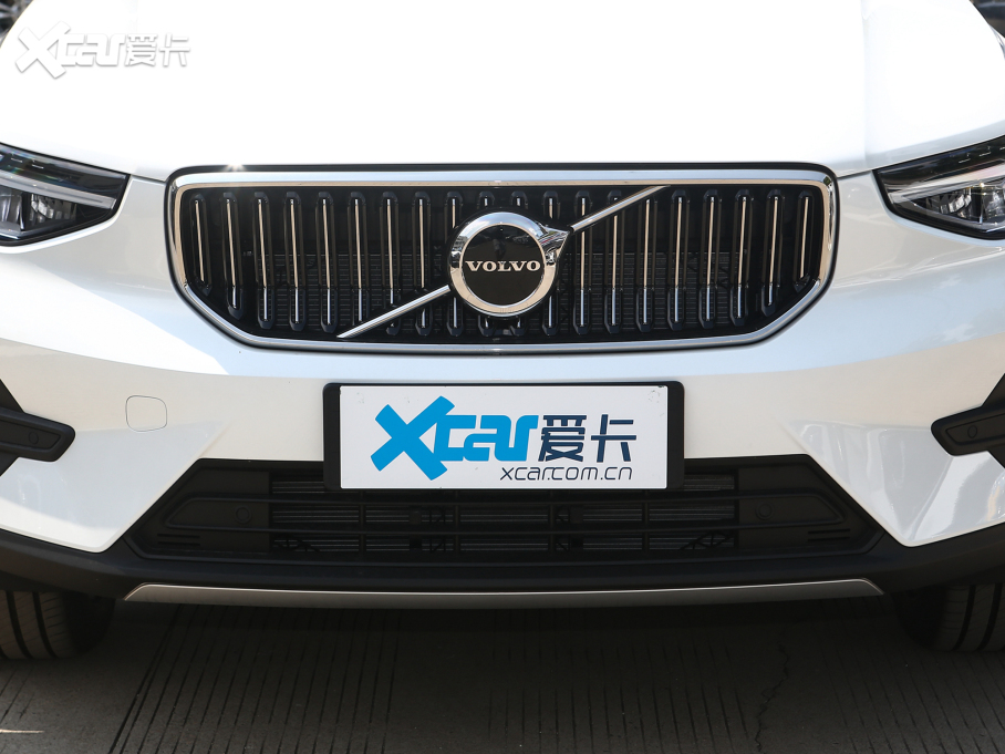2023֠XC40 B4 hA