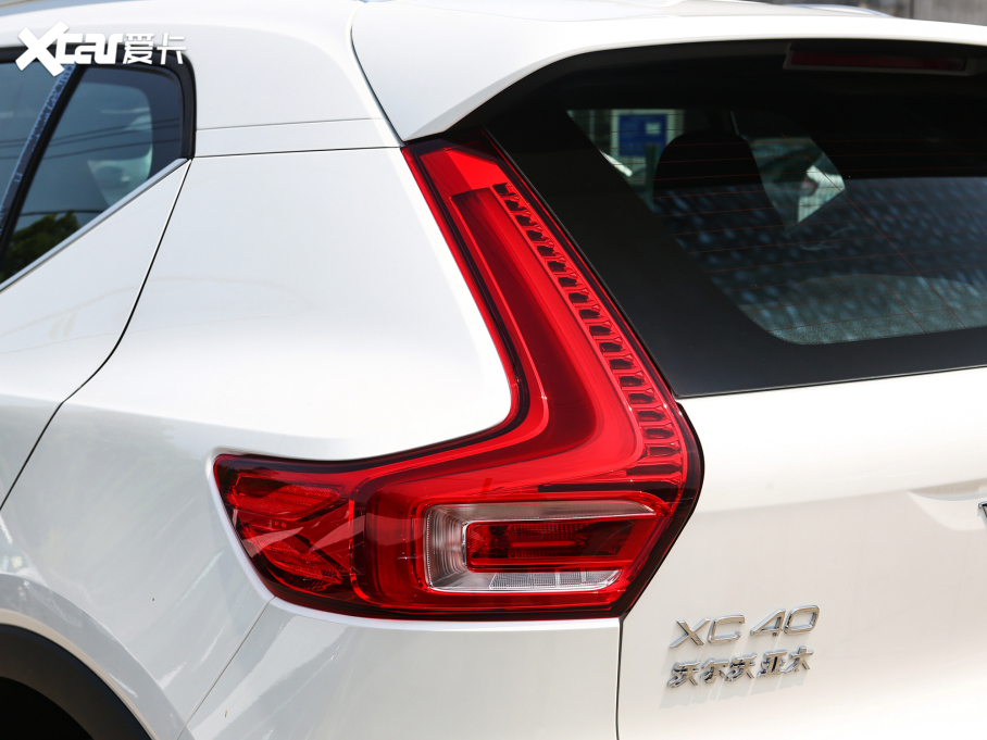 2023֠XC40 B3 hA