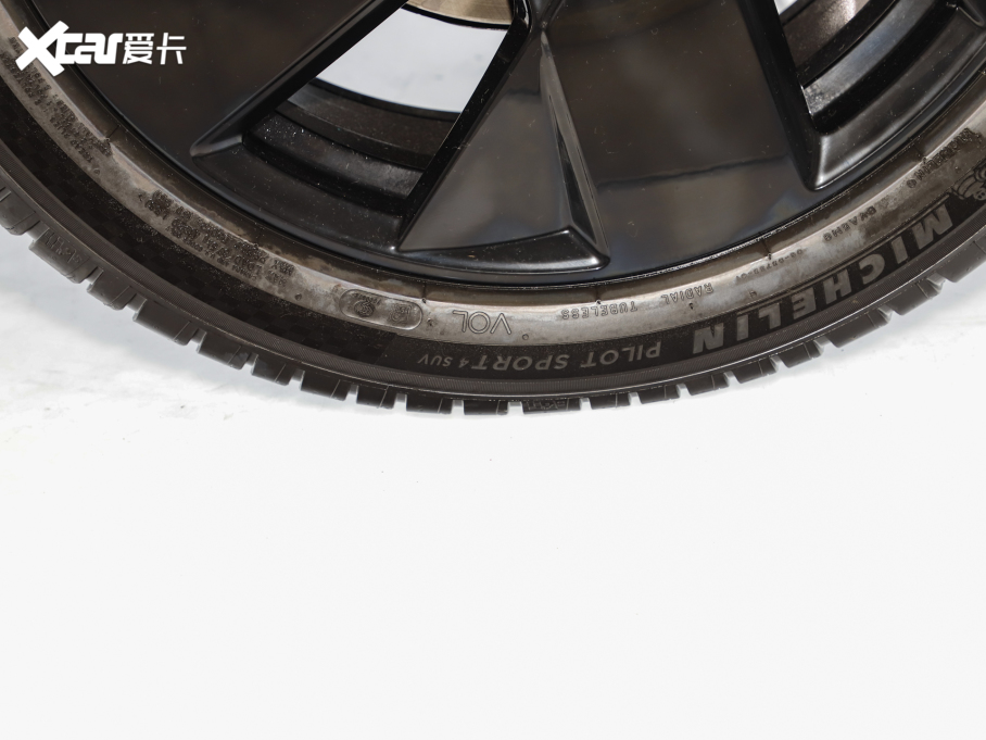 2024֠XC40 B4 hOҹڰ