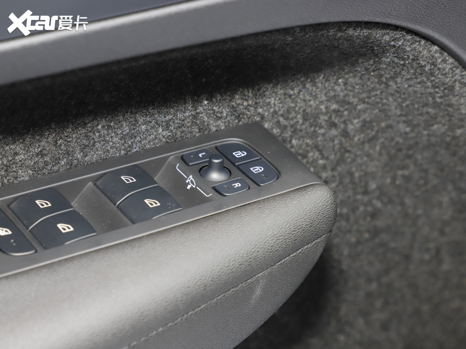 2024֠XC40 B4 hOҹڰ