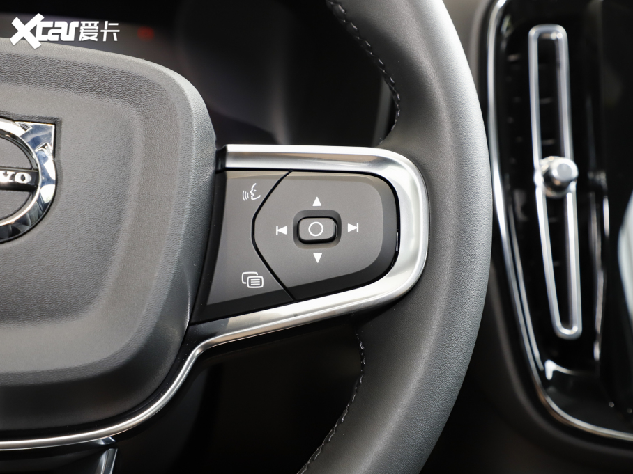 2024֠XC40 B4 (q)hOҹڰ