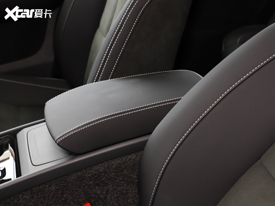 2024֠XC40 B4 hOҹڰ