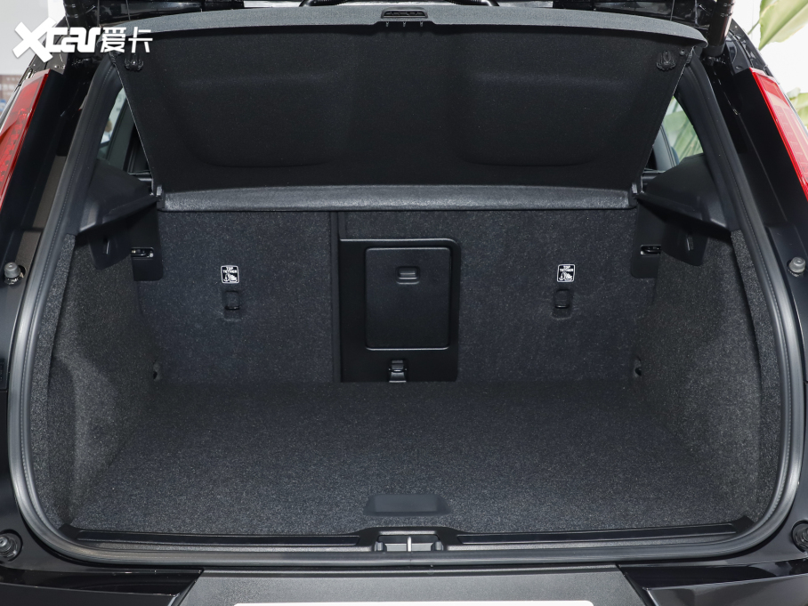 2024֠XC40 B4 hOҹڰ