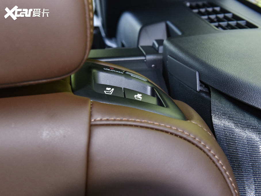 2024֠XC60Դ T8 ʽτ (q) Lm(x) źA 