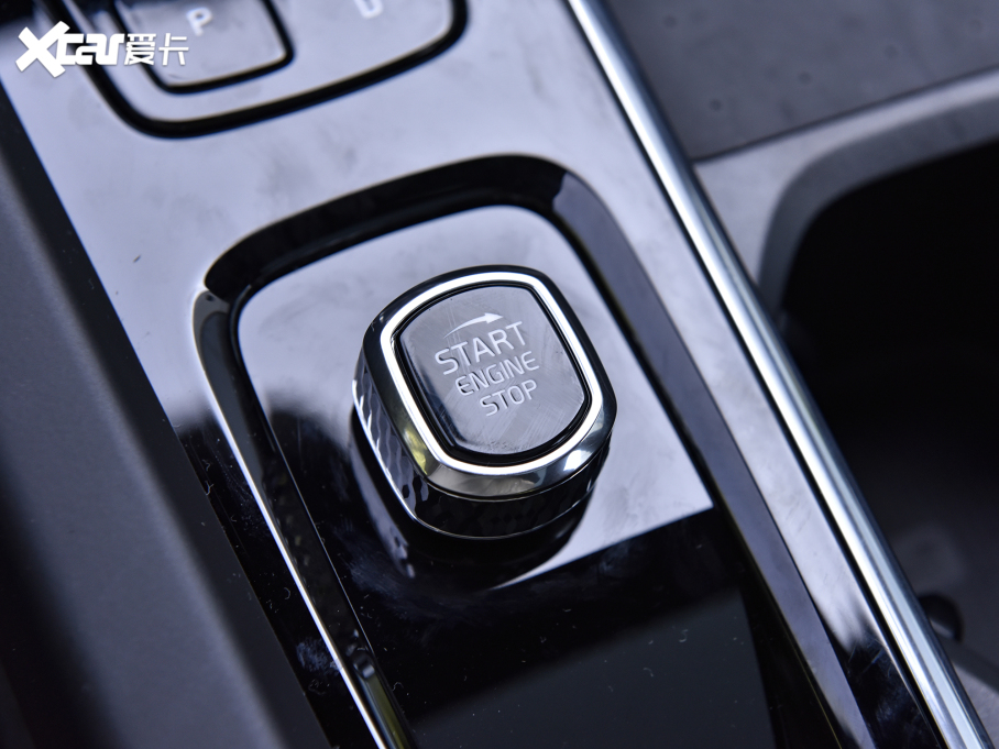 2024֠XC60Դ T8 ʽτ  Lm źA 