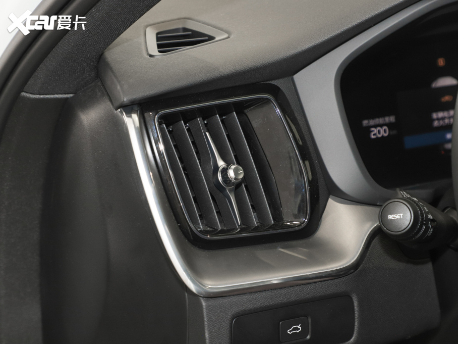 2025���֠���XC60 B5 ������ݺ��A��