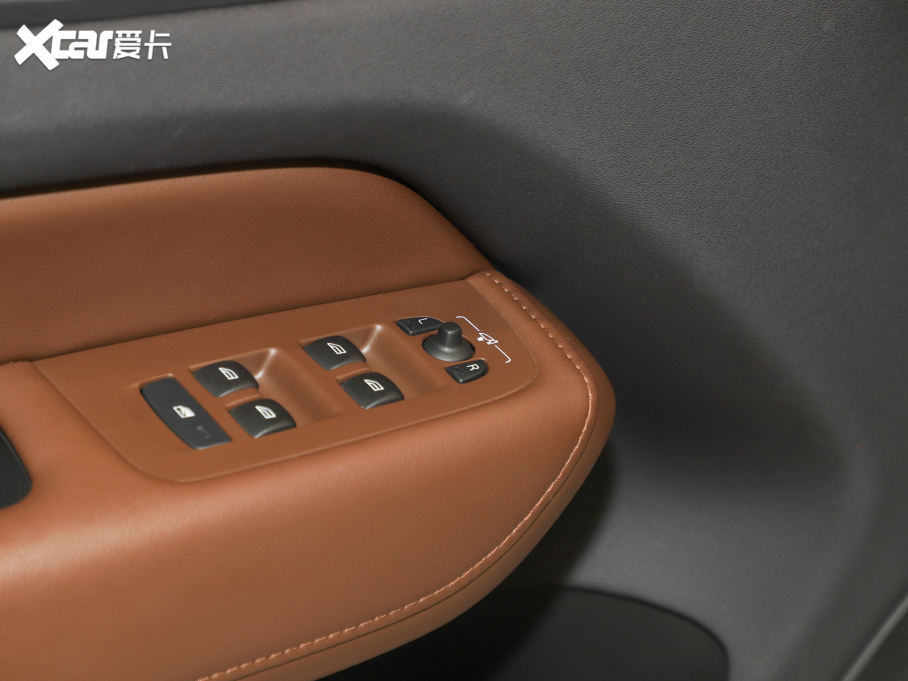 2025���֠���XC60 B5 ������ݺ��A��