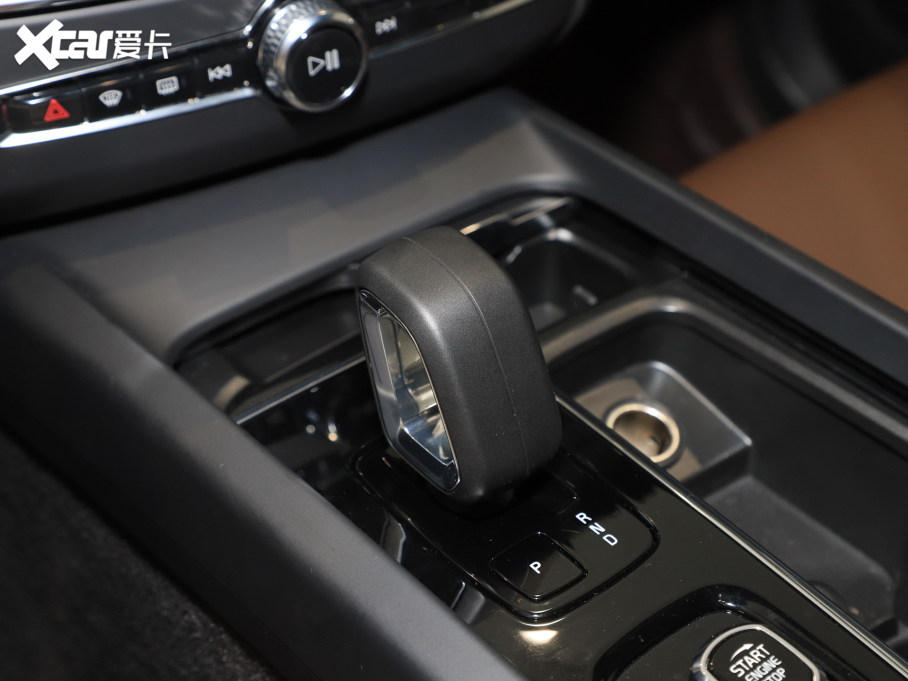 2025���֠���XC60 B5 ������ݺ��A��