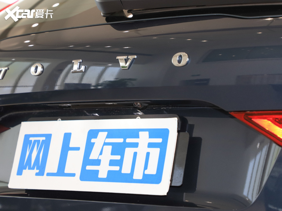 2025֠XC60 B5 (q)ݺA