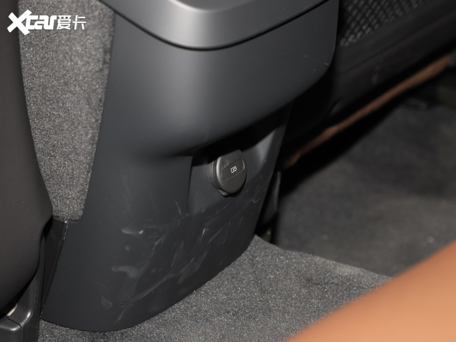 2025���֠���XC60 B5 ������ݺ��A��