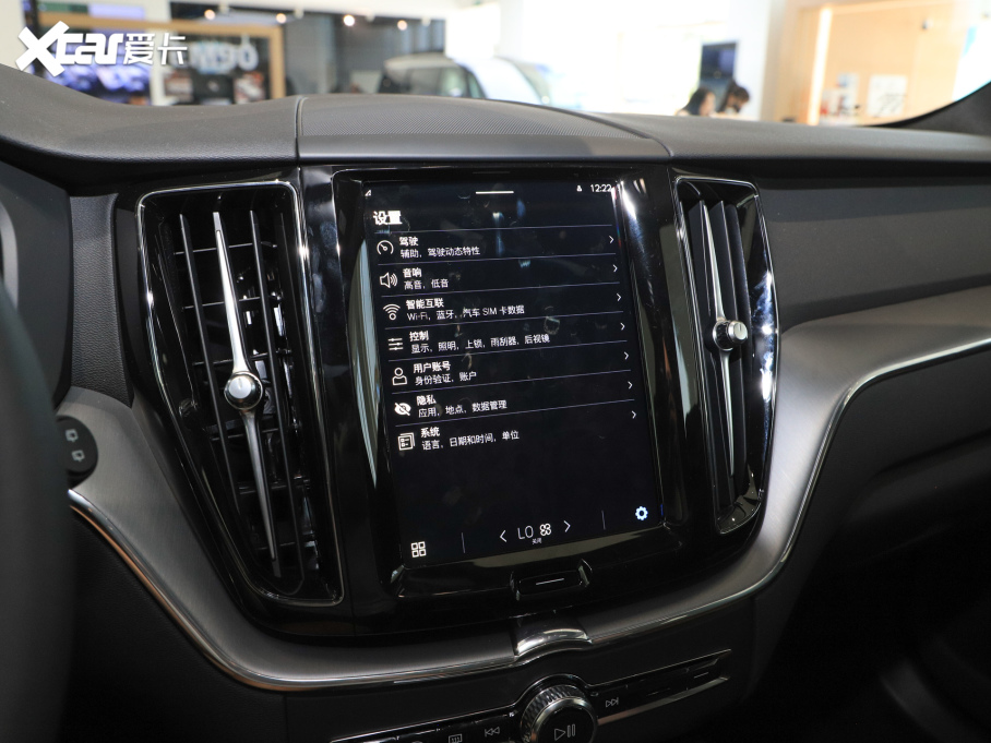 2025���֠���XC60 B5 ������ݺ��A��