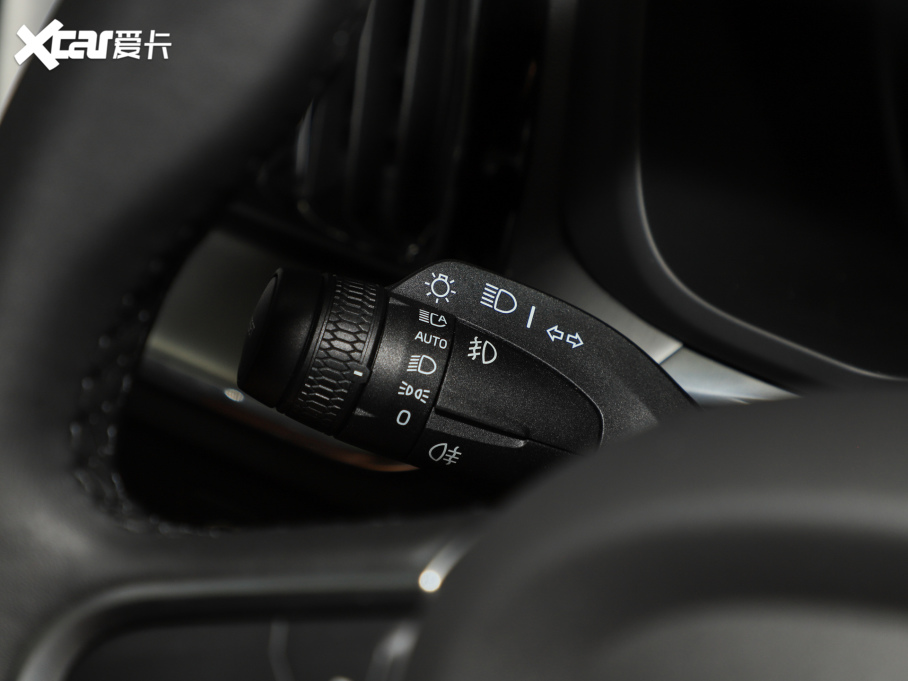 2025���֠���XC60 B5 ������ݺ��A��