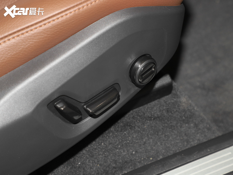 2025���֠���XC60 B5 ���(q��)���ݺ��A��