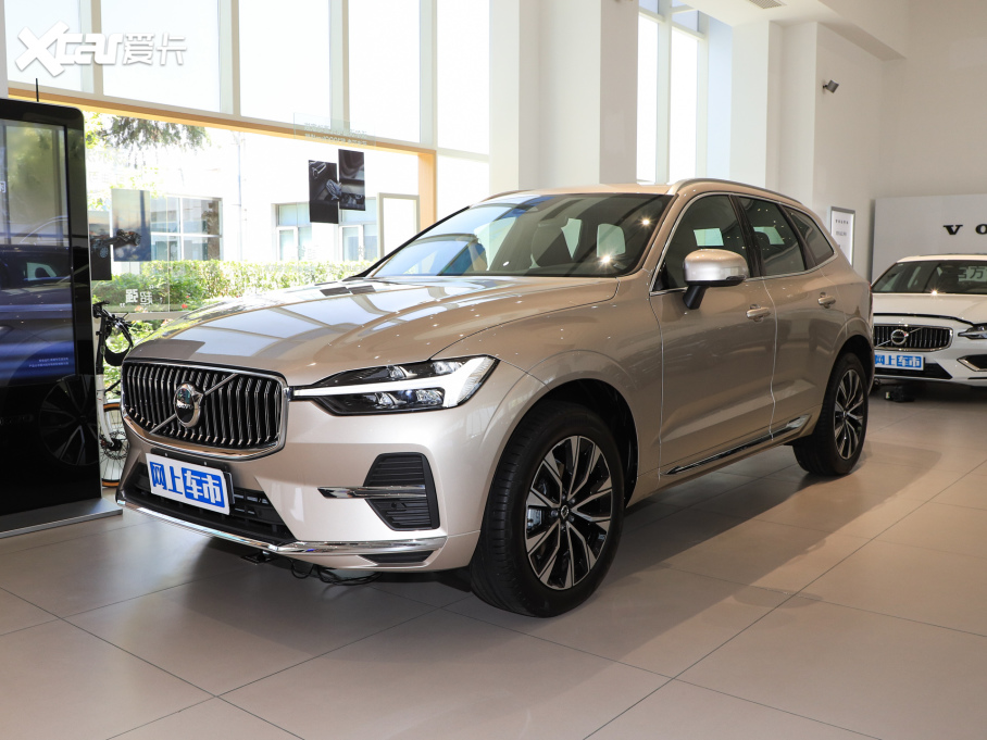2025���֠���XC60 B5 ������h���A��