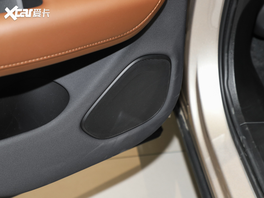 2025���֠���XC60 B5 ������h���A��