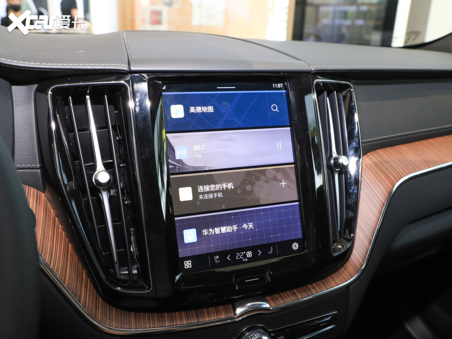 2025���֠���XC60 B5 ������h���A��