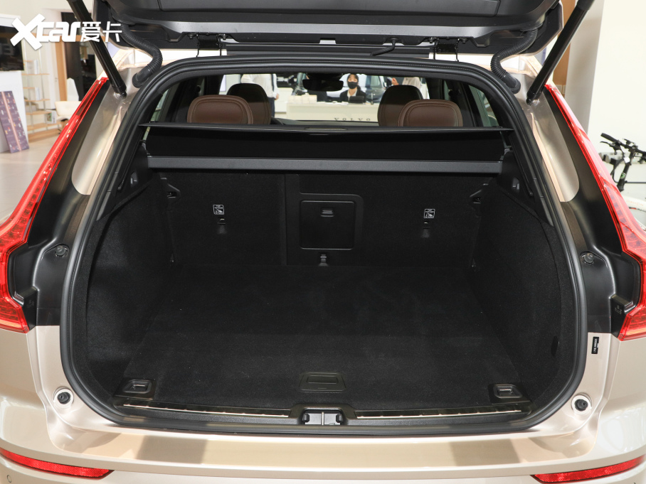 2025���֠���XC60 B5 ���(q��)���h(yu��n)���A��