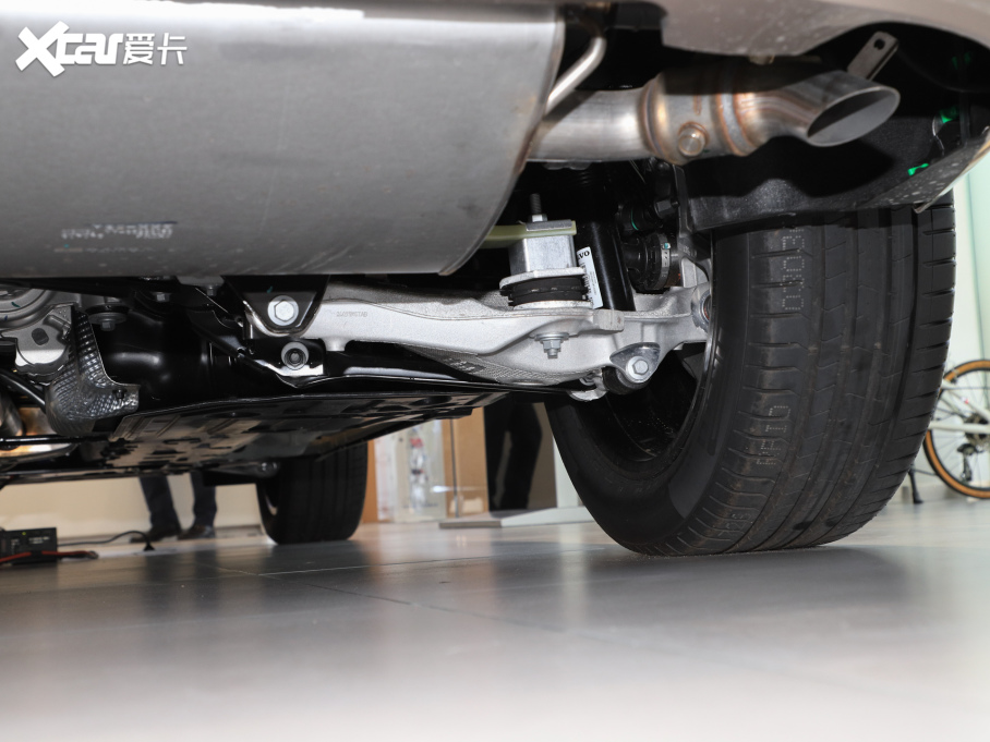 2025���֠���XC60 B5 ������h���A��