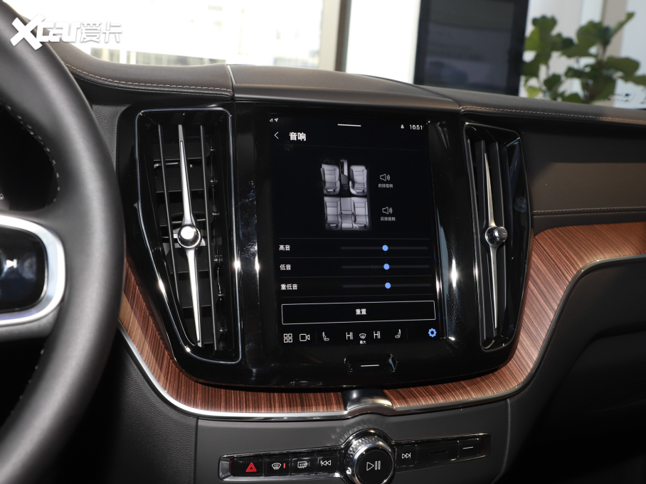 2025���֠���XC60����Դ ���ʽ��τ��� ���h���A�� 